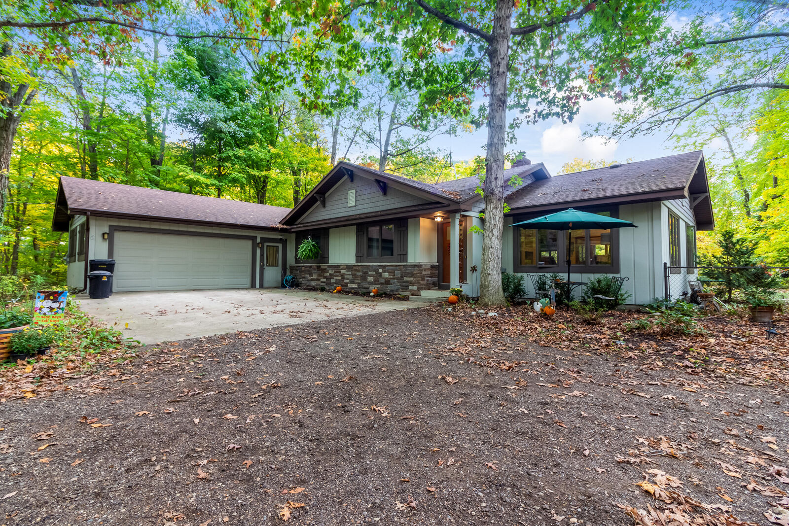 Property Photo: 6565 Riverside Road MI 49408