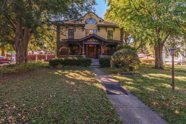 Property Photo:  1111 E Grove Street E  IL 61701