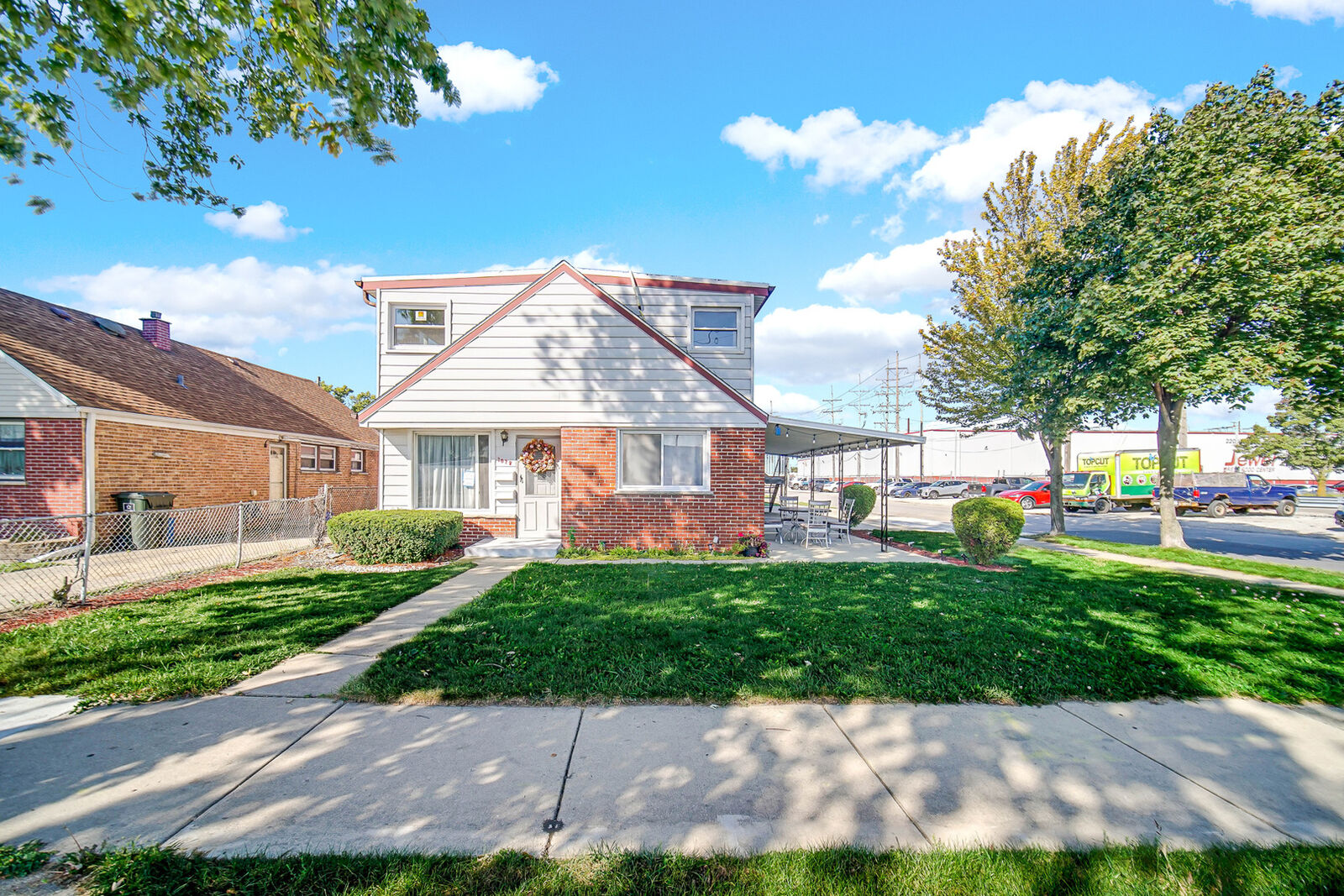 Property Photo: 2078 N 17th Avenue IL 60160