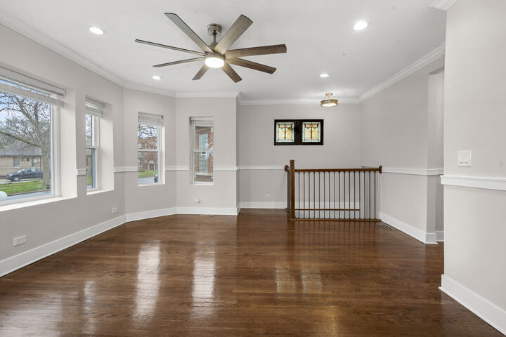 Property Photo:  8040 S Luella Avenue  IL 60617 