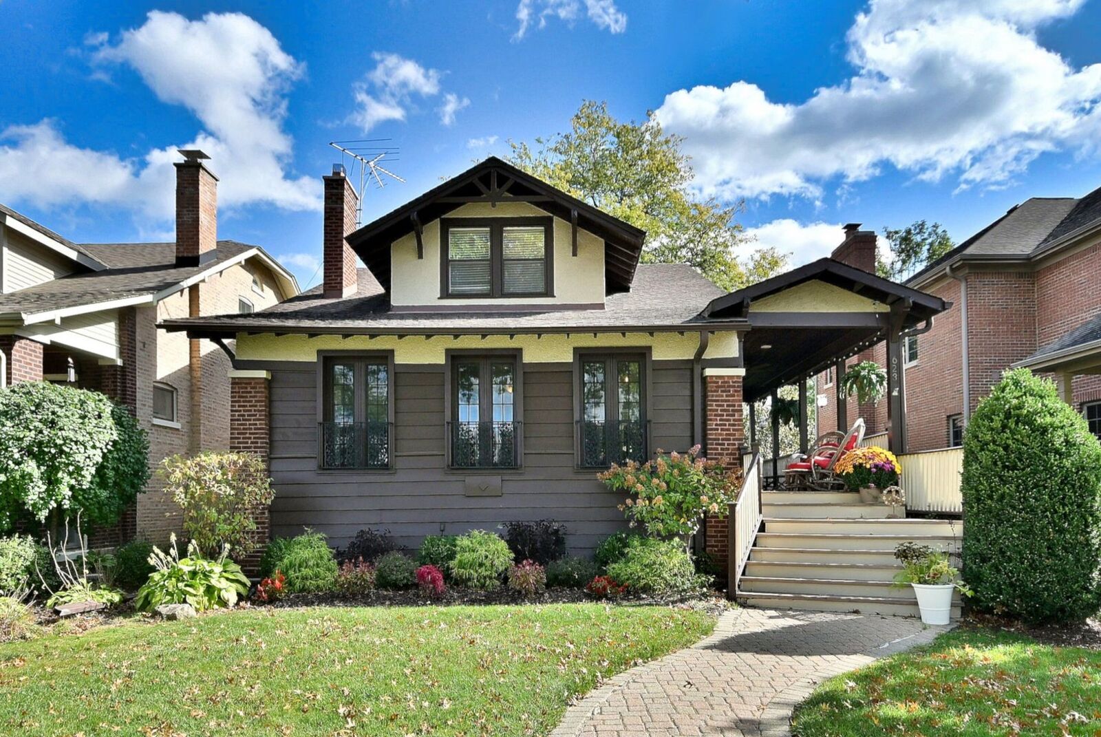 Property Photo: 623 S Prospect Avenue IL 60068