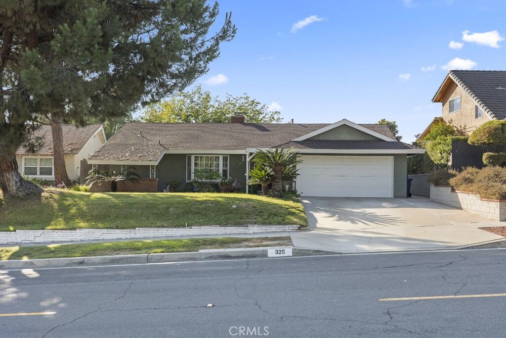 Property Photo:  325 El Encino  CA 91765 