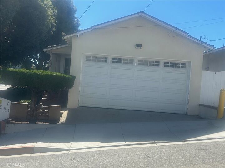 Property Photo:  558 8th Street  CA 90254 