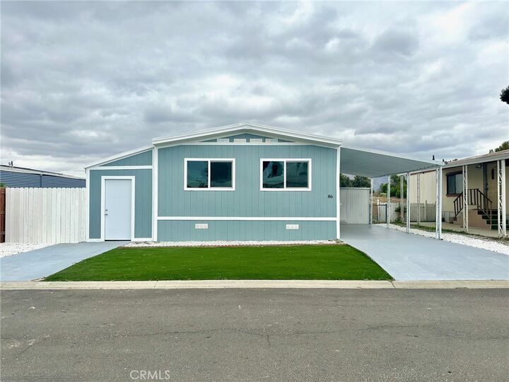 Property Photo: 1400 E Menlo Avenue 86 CA 92544