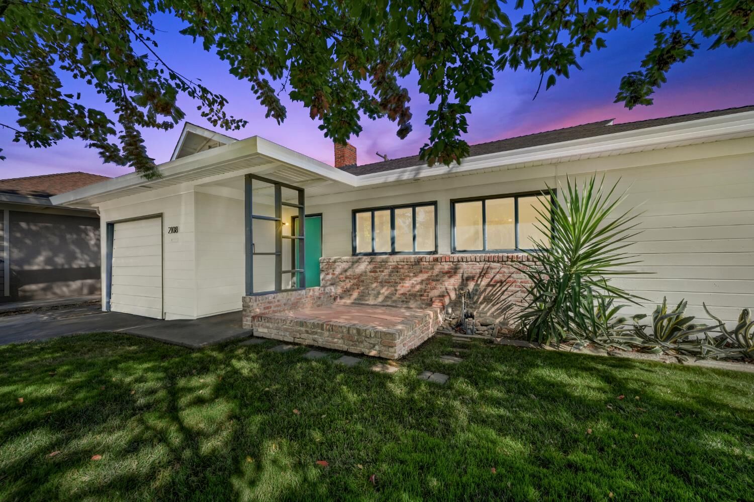 Property Photo:  2108 Tevis Road  CA 95825