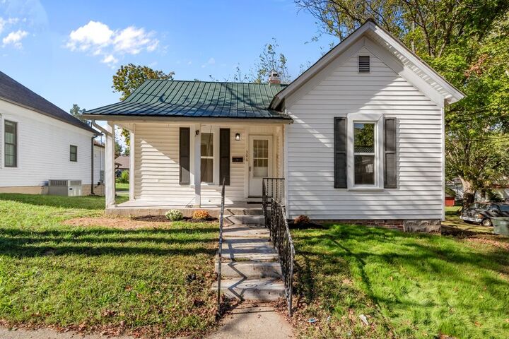 Property Photo:  306 E Rickert Ave  TN 37055