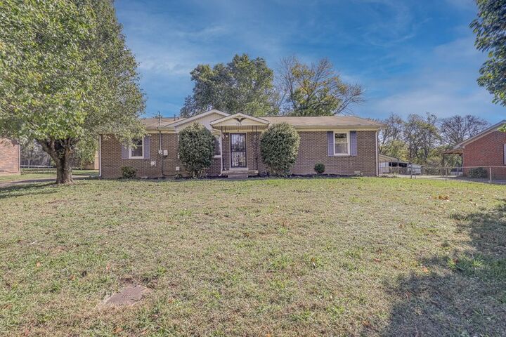 106 Oak Park Dr  Columbia TN 38401 photo