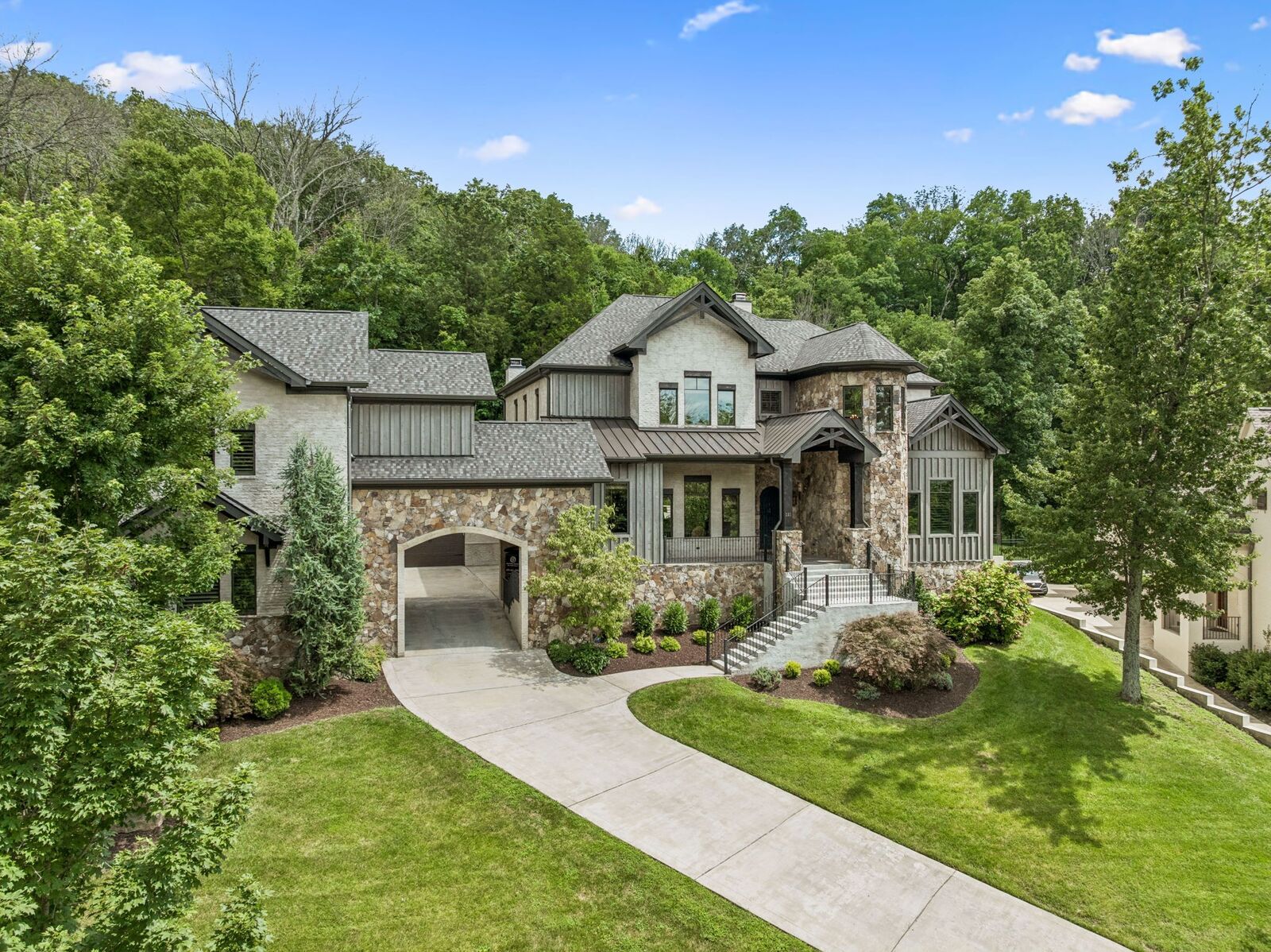 Property Photo:  111 Guineveres Retreat  TN 37067 