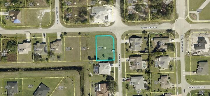 Property Photo:  648 Kingsbury Street E  FL 33974 