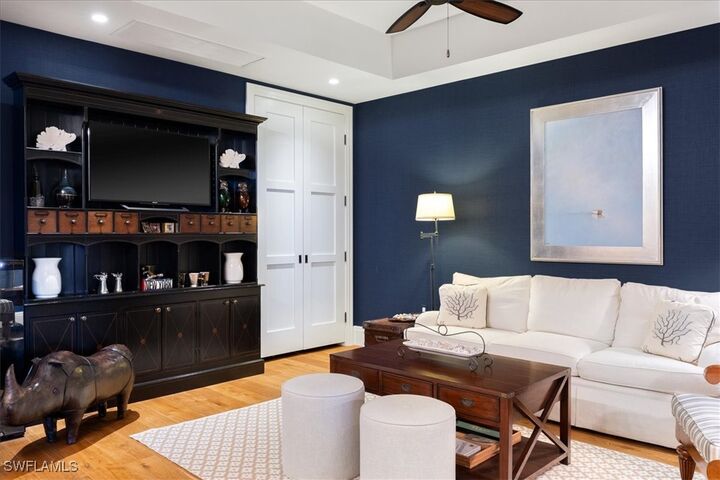 Property Photo:  1035 3rd Avenue S 401  FL 34102 