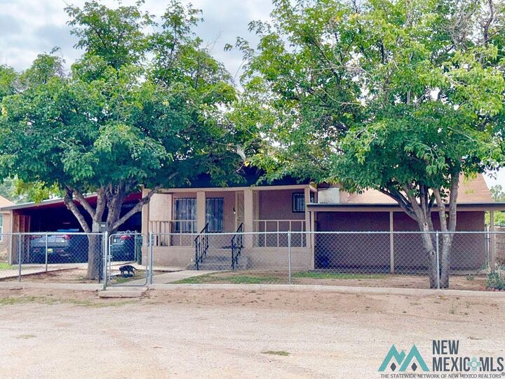 Property Photo:  1405 W Bonbright Street  NM 88220