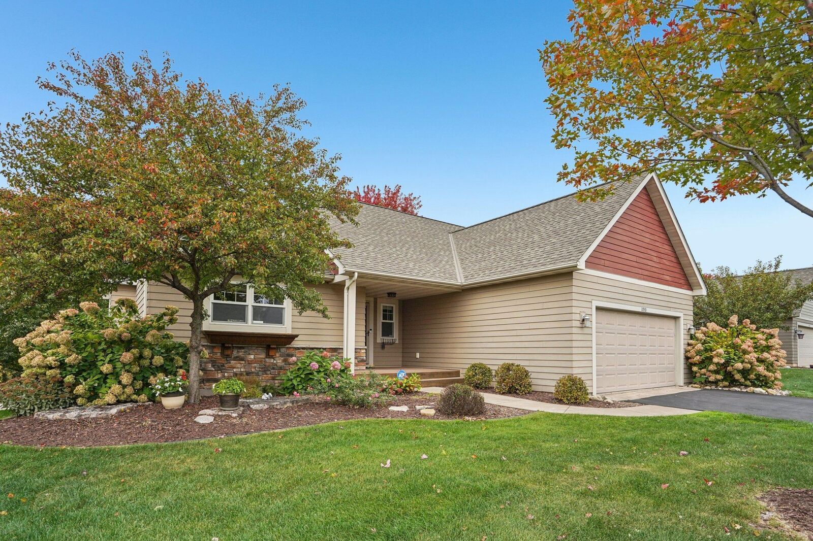 Property Photo: 1050 Wyncrest Court MN 55129
