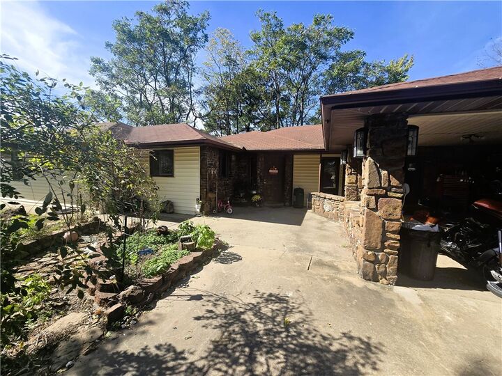 Property Photo: 15944 Bill Campbell Road AR 72753