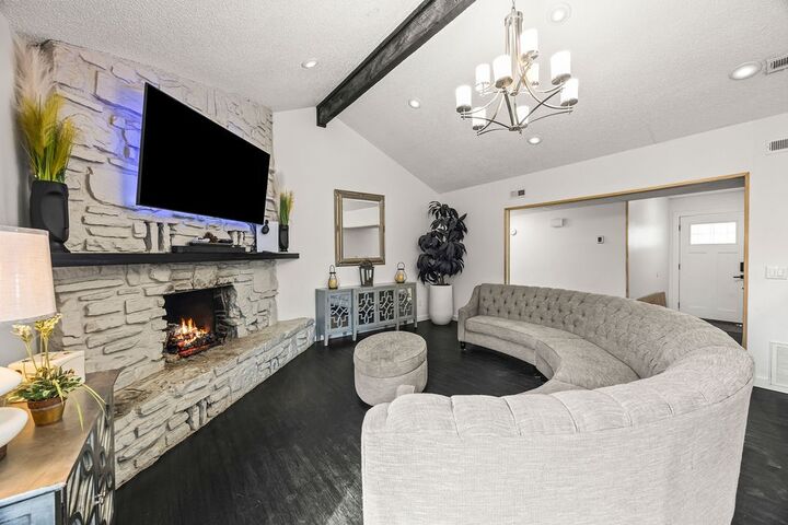 Property Photo: 2714 W Ash Street AR 72758