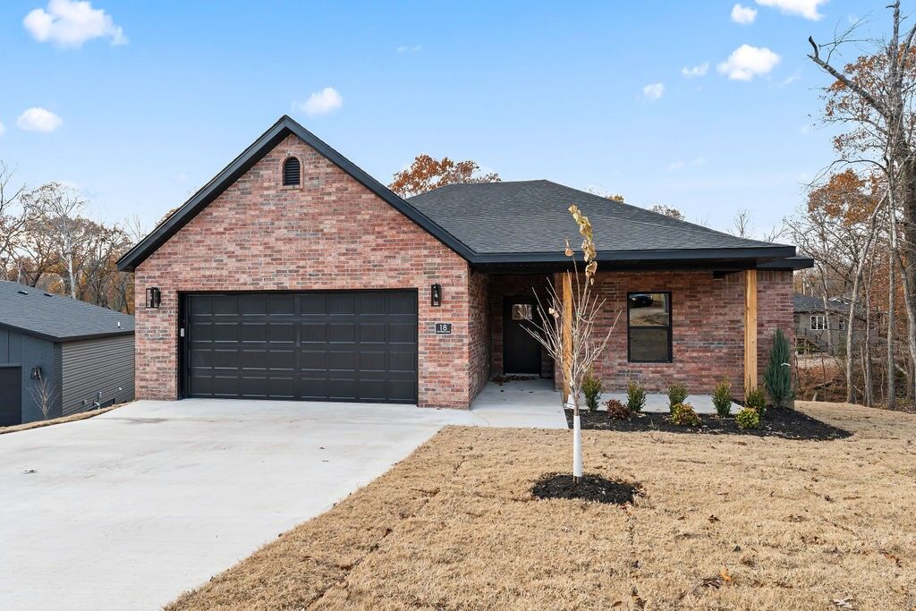 Property Photo: 18 Dumfries Lane AR 72715
