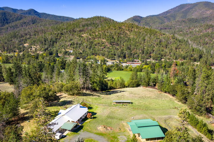 Property Photo:  2467 Eastside Road  OR 97530 