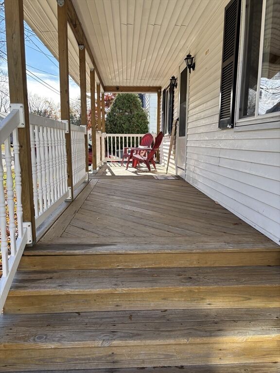 Property Photo:  421 Charlton St  MA 01550 