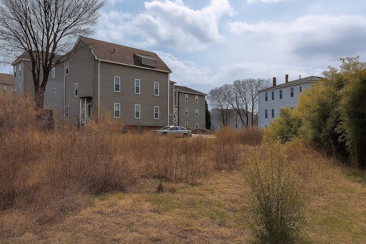 Property Photo:  1 Arlington St  MA 01604 