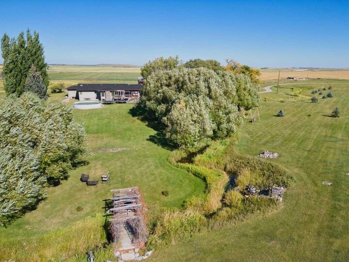 Property Photo: 42082 Range Road 274 AB T0K 1E0