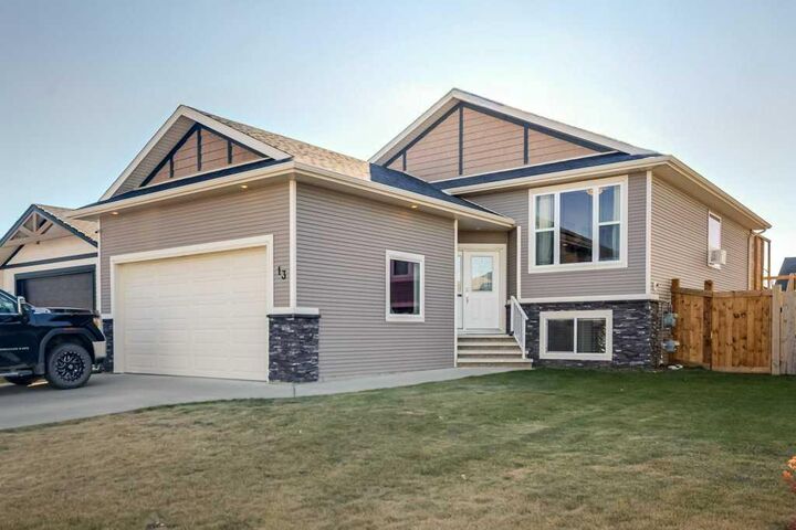 13 Adina Close  Blackfalds AB T4M 0J4 photo