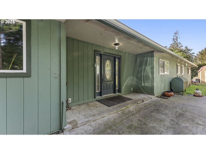 Property Photo:  96620 Highway 42  OR 97420