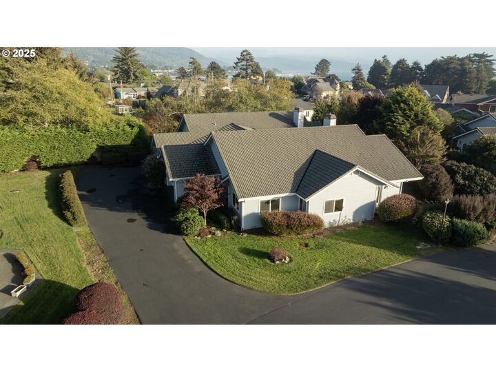 Property Photo:  219 Schooner Bay Dr  OR 97415 