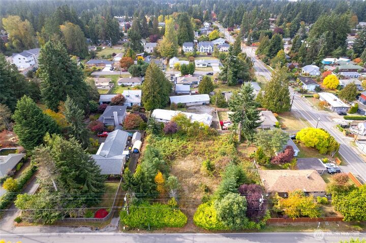 Property Photo: 22820 B 84th Avenue W WA 98026