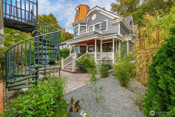 Property Photo: 915 Front Street WA 98264