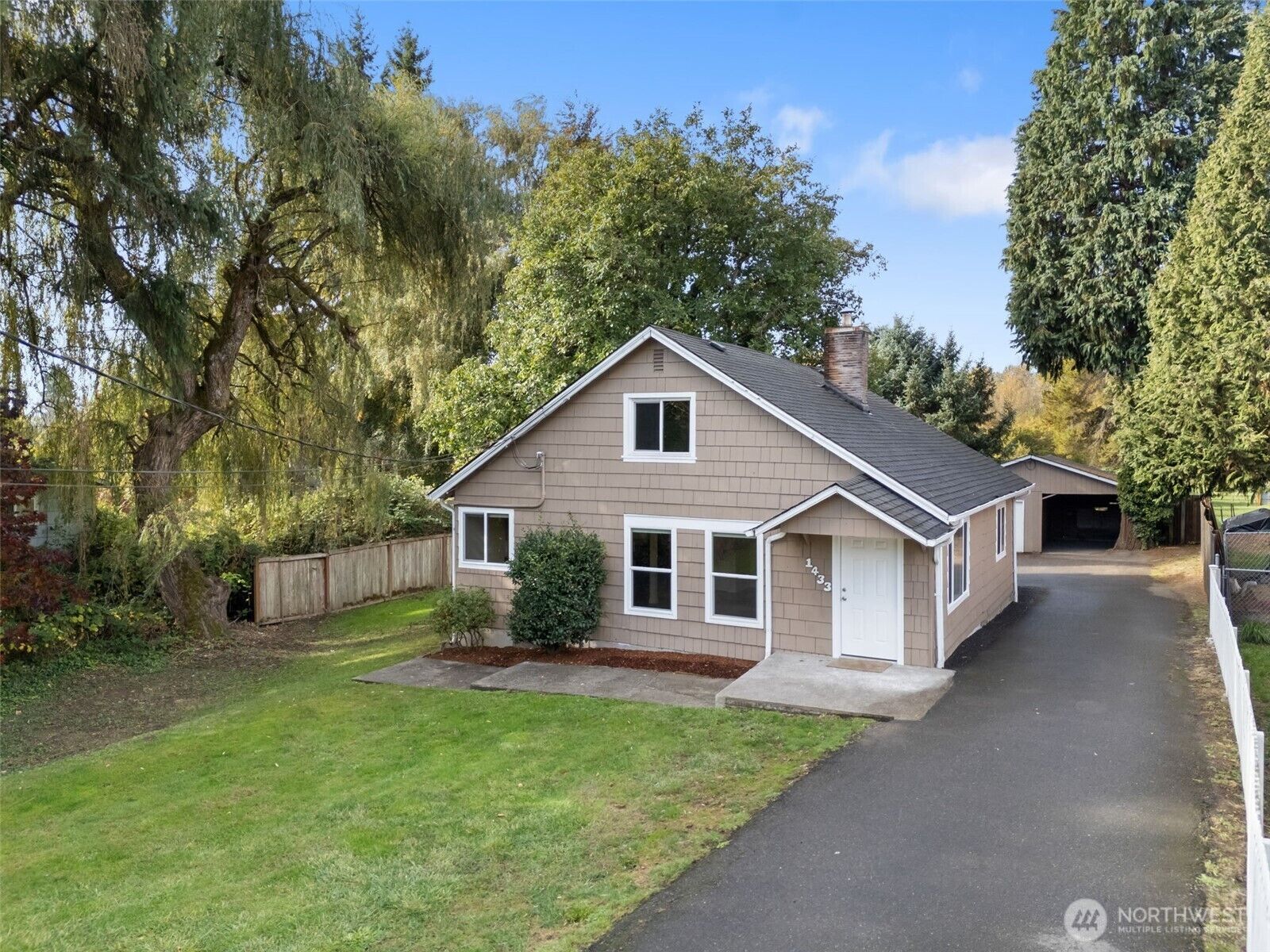 Property Photo:  1433 N Pearl Street  WA 98531