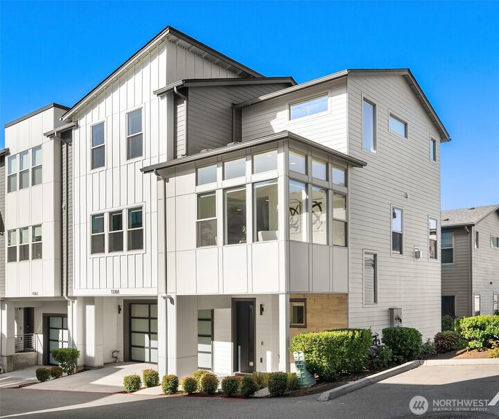 13368 SE 68th Place  Newcastle WA 98059 photo