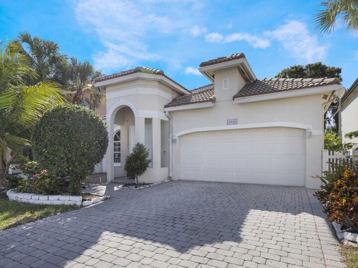 Property Photo: 6925 Spider Lily Lane FL 33462