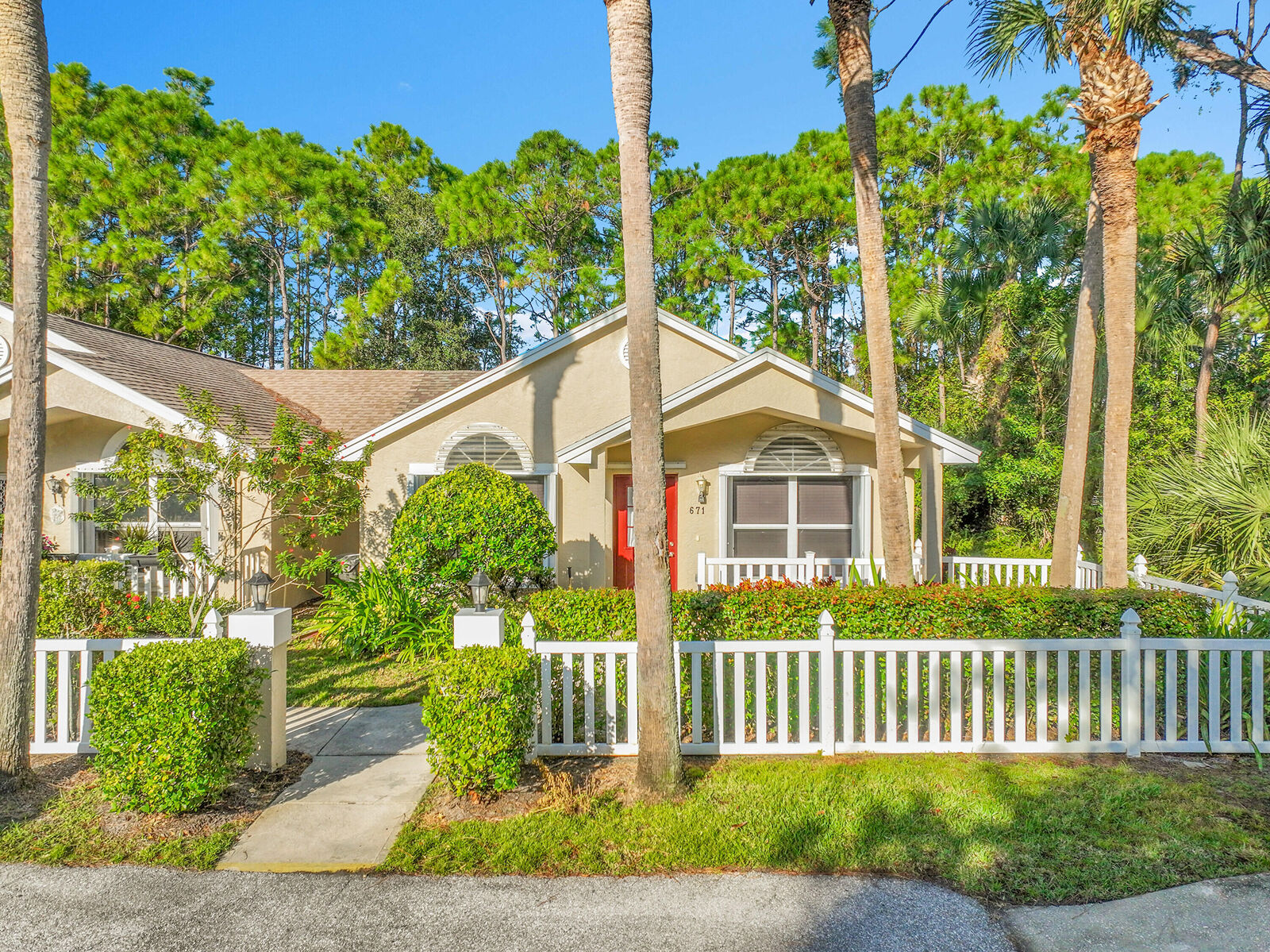 Property Photo:  671 NW San Remo Circle  FL 34986 