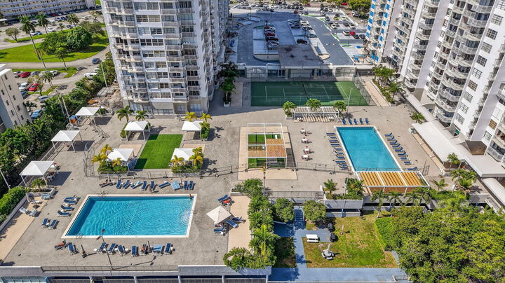 Property Photo: 18051 Biscayne Boulevard 1104 FL 33160