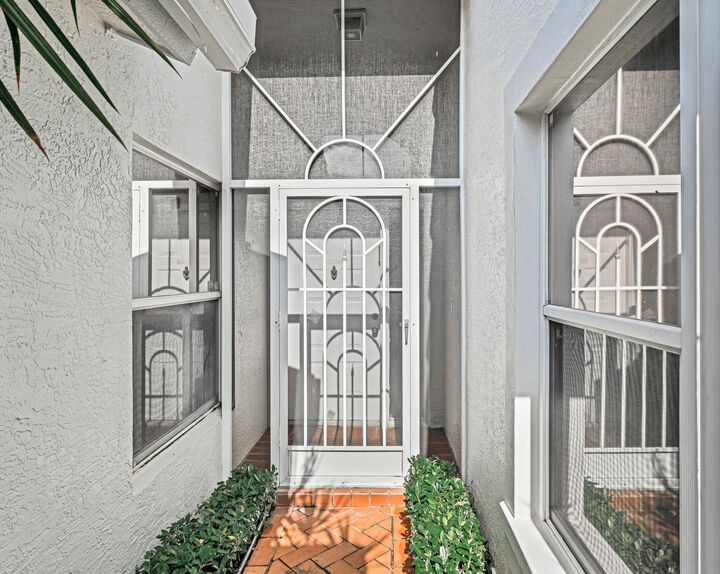 Property Photo:  7559 Seafoam Court  FL 33437