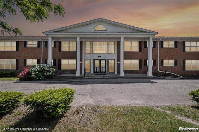 Property Photo: 25301 5 Mile Road 125 MI 48239