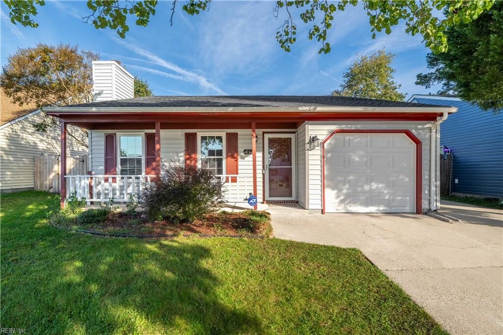 Property Photo: 912 Dallas Ct VA 23464