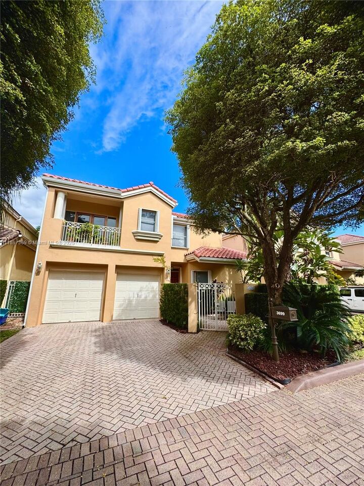 Property Photo: 3699 NE 208th Ter FL 33180