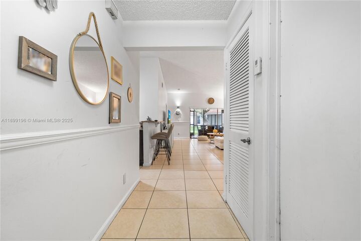 Property Photo: 21240 Harbor Way 285-28 FL 33180