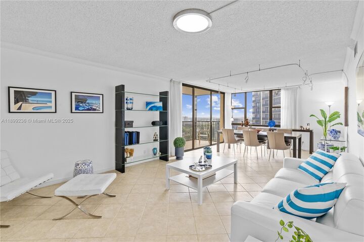 20379 W Country Club Dr 2039  Aventura FL 33180 photo