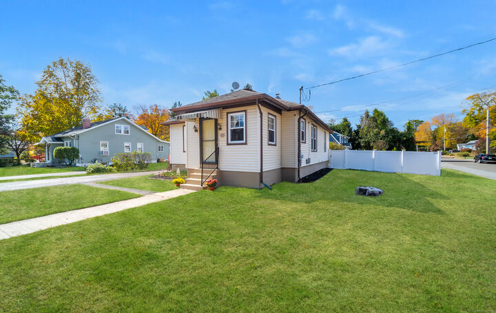 Property Photo: 81 Hanover Street CT 06492