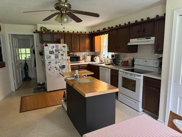 Property Photo: 598 Redding Road CT 06896