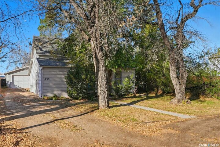 Property Photo:  450 Charles Street  SK S0K 0J0