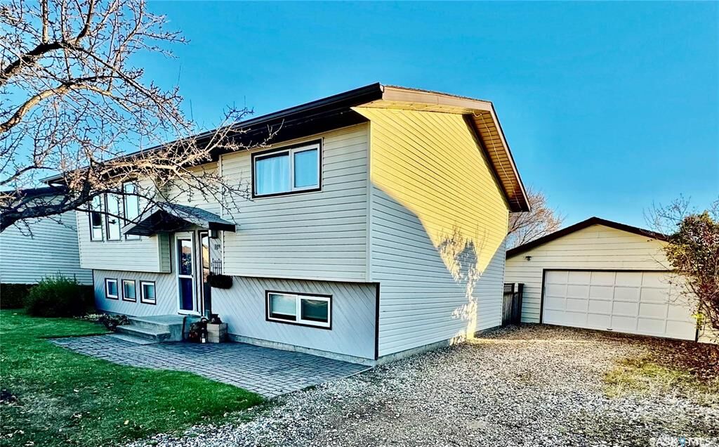 Property Photo:  38 Howard Crescent  SK S0K 2M0 