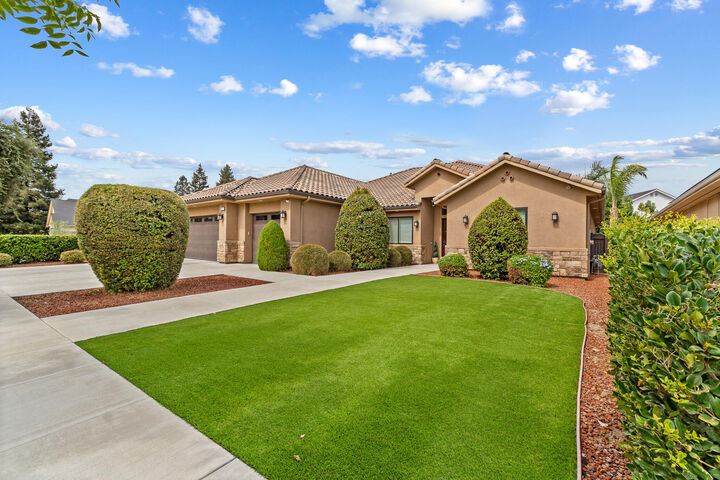 4812 W Wren Avenue  Visalia CA 93291 photo