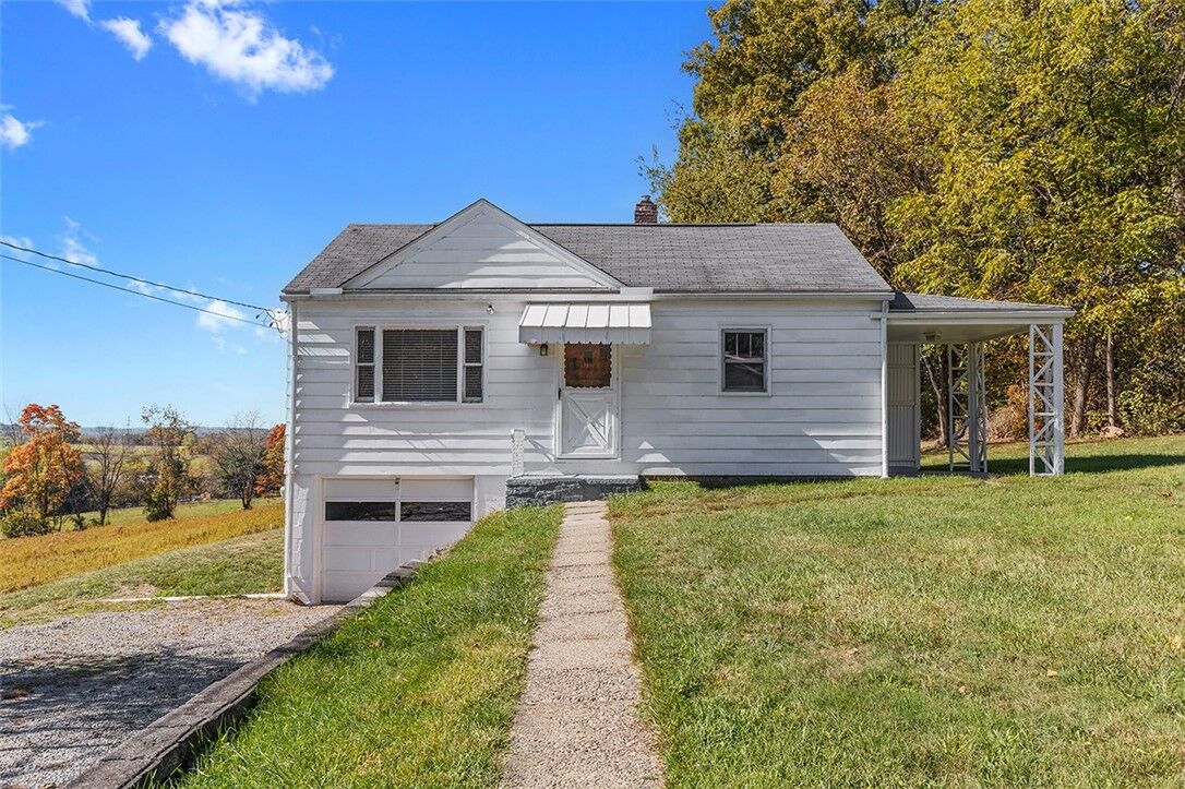 Property Photo: 422 Pinkerton Run Rd PA 15071