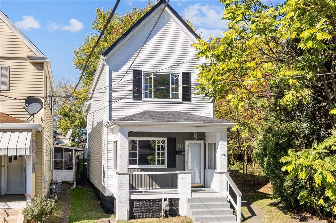 Property Photo:  121 Woodland Ave  PA 15301 