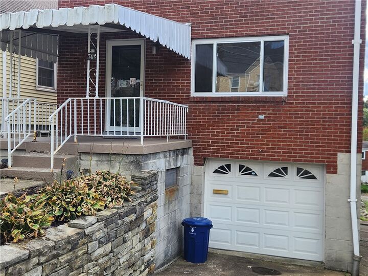 Property Photo:  742 Mayville Ave  PA 15226 