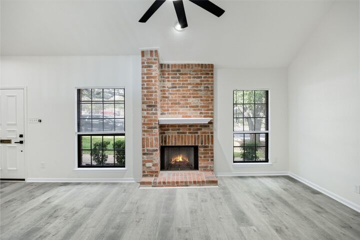 Property Photo: 7131 Chimney Corners TX 78731