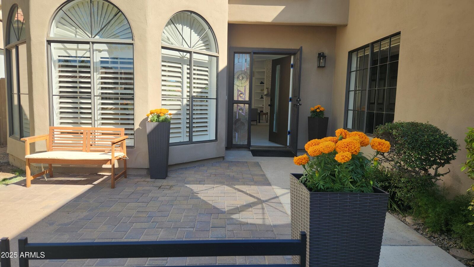 Property Photo: 11809 N 40th Place AZ 85028