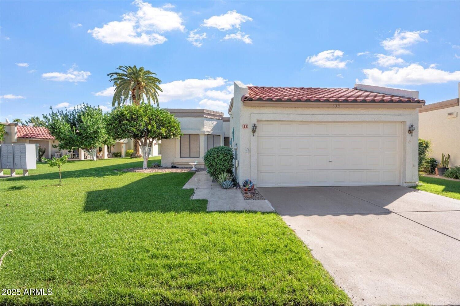 Property Photo: 633 S Saguaro Way AZ 85208